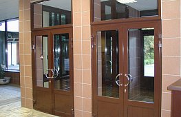 Алюминиевые входные двери обладают высокой надежностью. Имеют повышенные характеристики по сравнению с пвх аналогами и повышенную пожаростойкость. tab